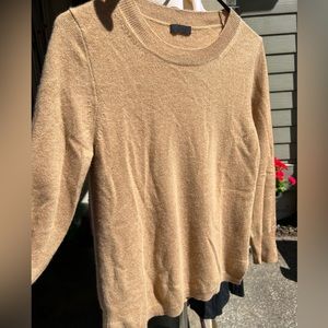 J. crew cashmere crew neck. Size XS. Great condition. Never worn!